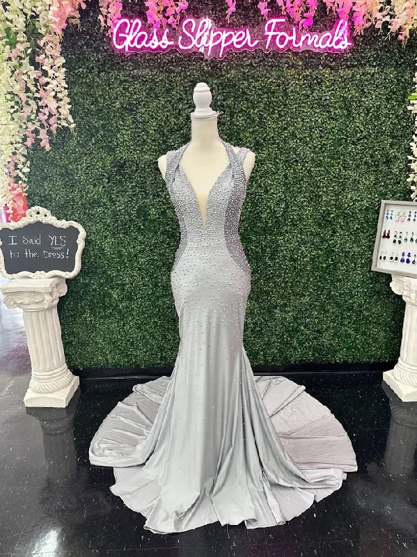 Budget Friendly Johnathan Kayne 2611 Size 4 Silver Long Fitted Halter V Neck Corset Prom Dress Pageant Gown Crystal Budget Friendly Johnathan Kayne 2611 Size 4 Silver Long Fitted Halter V Neck Corset Prom Dress Pageant Gown Crystal