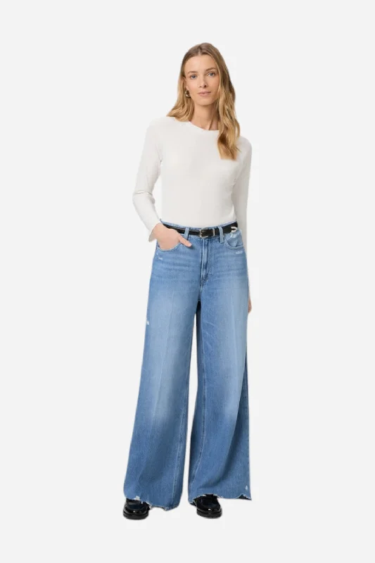 Chic Everyday Wear Paige Portia 32" Wide Leg in Rumors