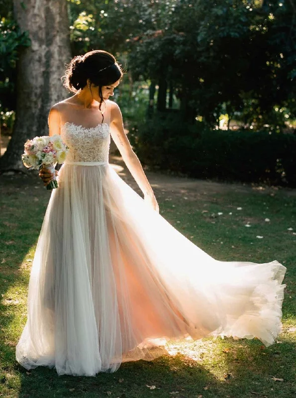 Sophisticated Outfits Simple Long Sheer Neckline Wedding Dresses With Lace Applique