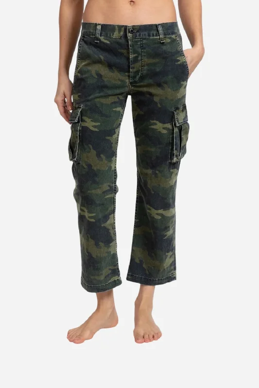 Feminine Charm ASKKNY Cargo in Camo