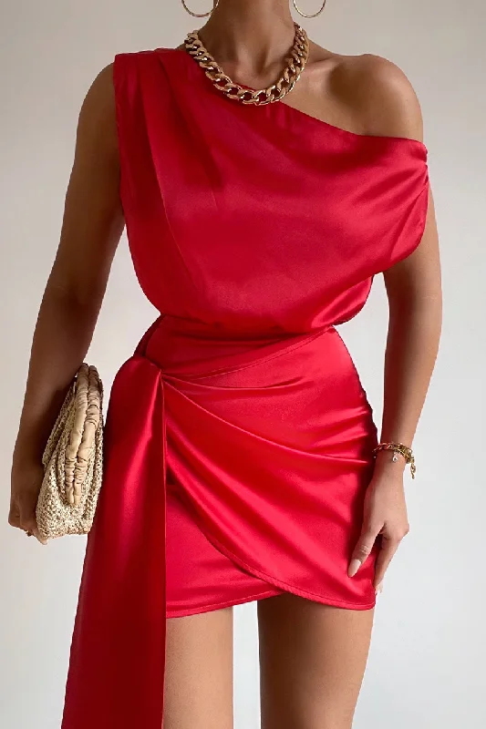 Romantic Flair CHARISMA MINI DRESS - RED