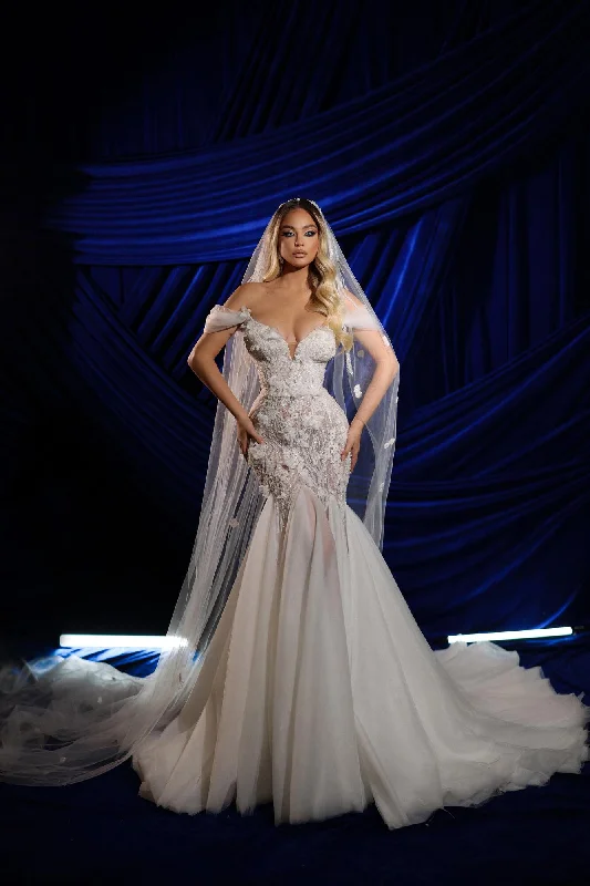 Father's Day Deals Off Shoulders Lace Mermaid Gown with Veil