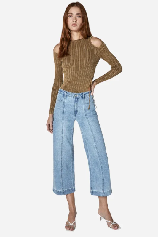 Season Sale Unpublished Greta Mid Rise Crop Jeans in Sway