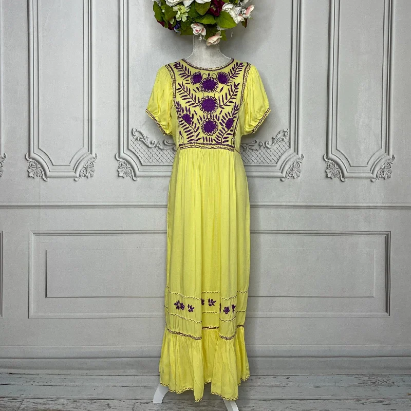 Budget-Friendly Fashion Rococo Short Sleeve Midi Dress