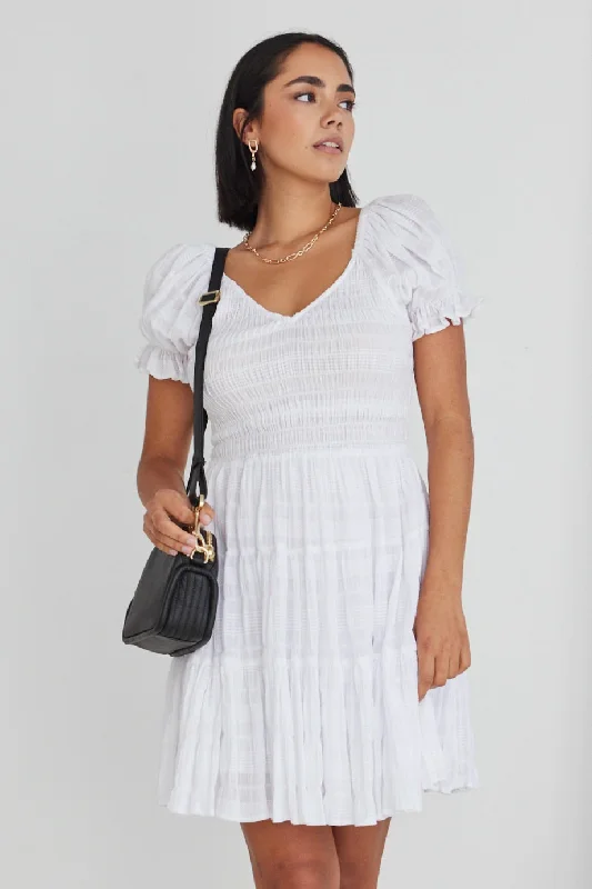 Everyday Glamour Heidi White Shirred Cotton SS V Neck Shirred Bodice Mini Dress