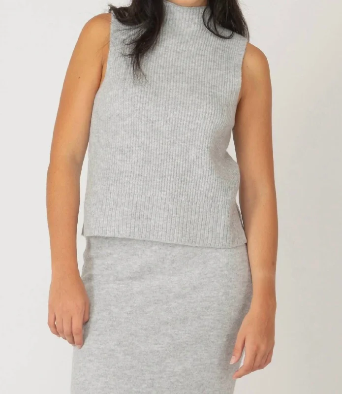 Trendsetting Threads Xoxo Sweater In Light Gray