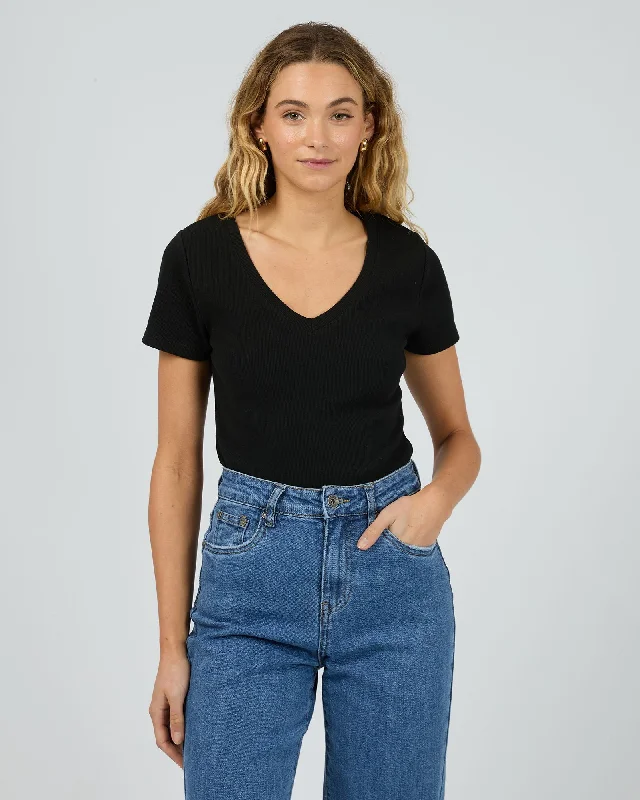 Women's Urban Fashion Silent Theory Lottie V-Neck Tee