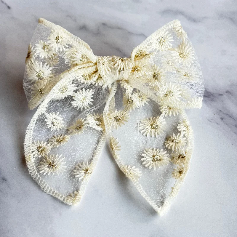 Elegant Glass Cups Dainty Cream Tumbler Bow