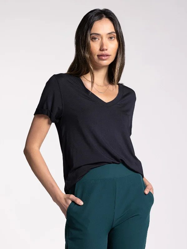 Charming Silhouette LANELLE TEE