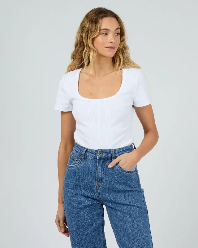 Imeless Style Silent Theory Mia Tee