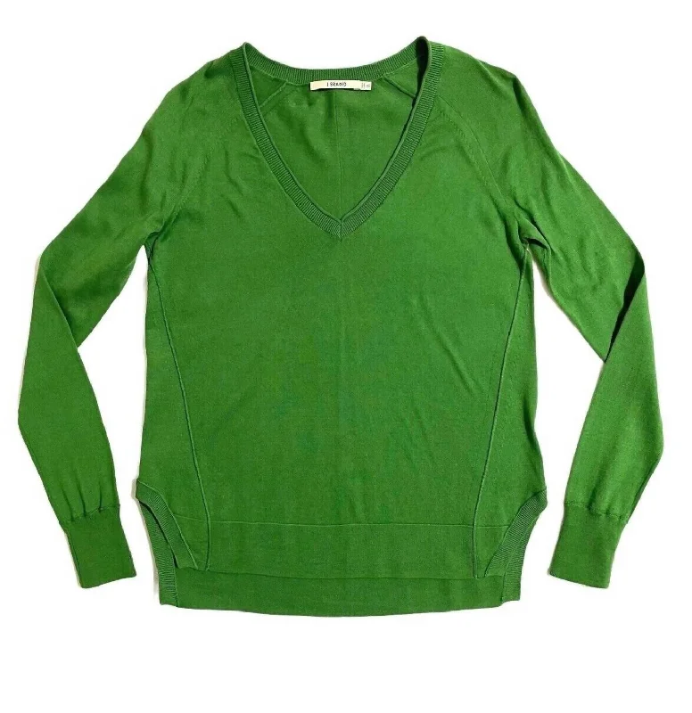 Chic Trends For The Fashion Savvy Women's V-Neck Cotton Side Slits Relaxed Sweater In Green