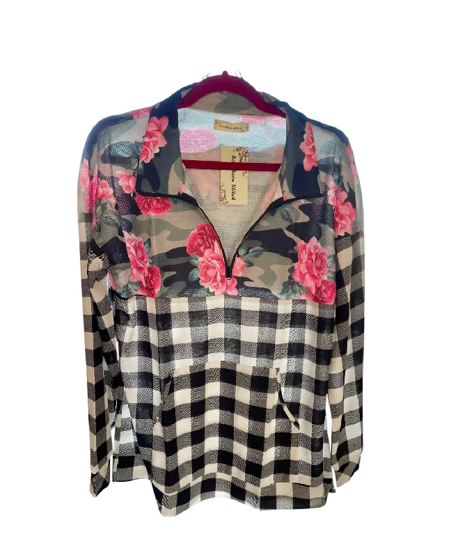 Chic Wardrobe Essentials Checkered Pullover Top In Black/white Multi