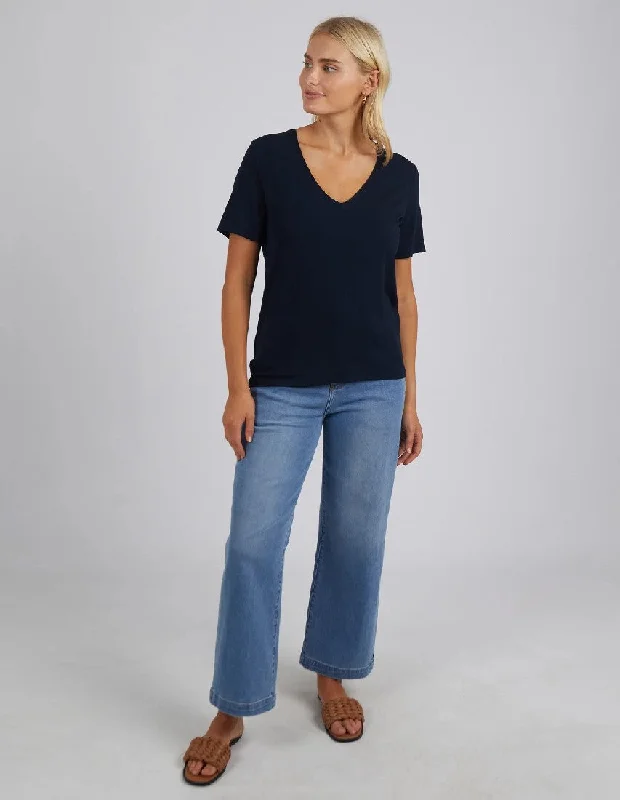 Spring Wardrobe Elm Lexi V Neck Tee